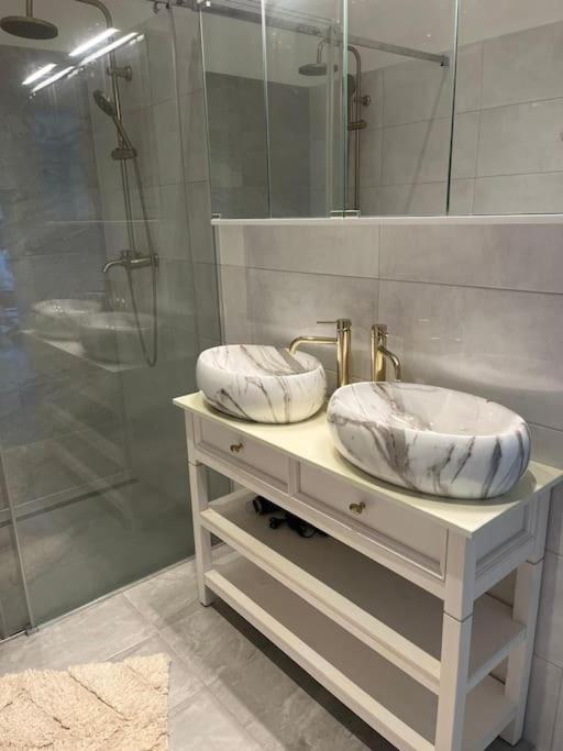 Modernes Design Apartment Виена Екстериор снимка