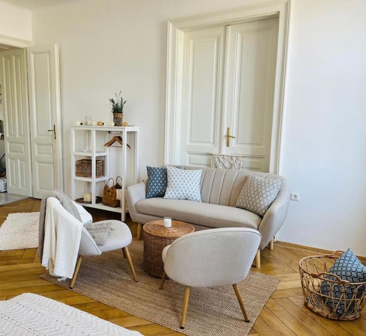 Modernes Design Apartment Виена Екстериор снимка